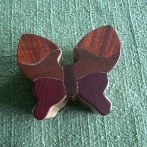 VTG. Butterfly Hand Carved Wood Puzzle Jewelry/Trinket Box 3" Width X 2" Height